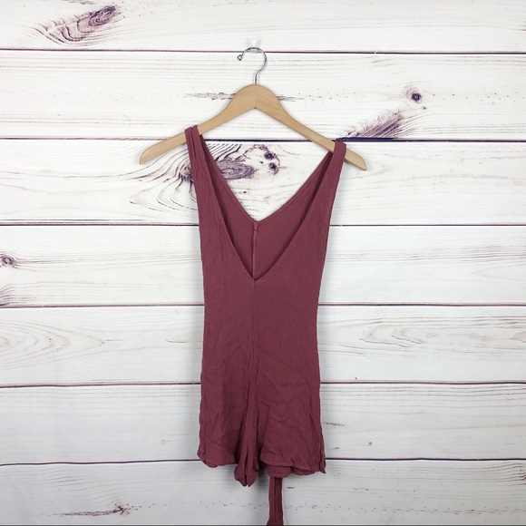 Kendall & Kylie Rose Toe Front V Back Romper S - Picture 8 of 8